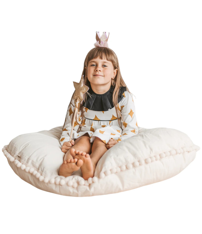 Oversized vloerkussen kinderkamer ecru met pompoms