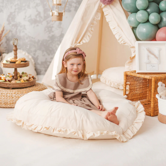 Oversized Bodenkissen mit Rushes für Kinderzimmer | Ecru