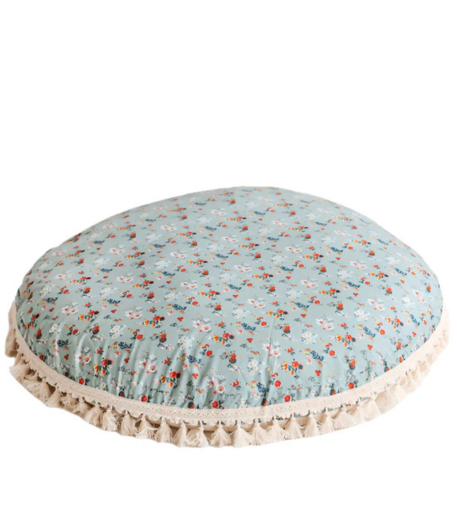 Oversized mint vloerkussen met bloemenprint – zacht, natuurlijk en perfect voor kinderen