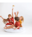Oversized vloerkussen met pompoms – grijs met ruitpatroon