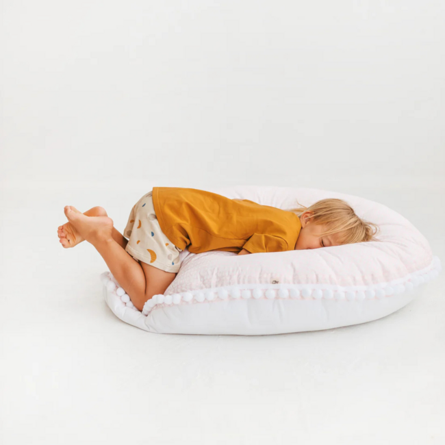 Oversized vloerkussen roze met pompoms