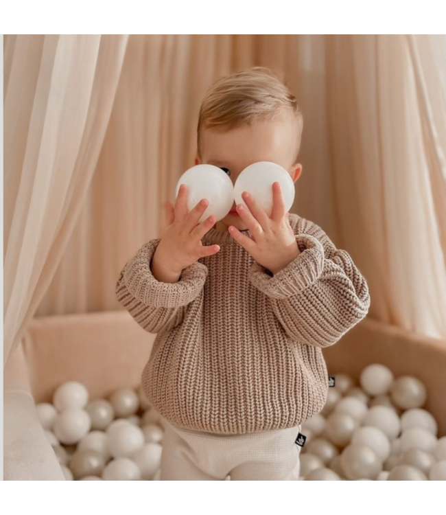 Vierkante ballenbak 110x110 cm in beige velvet met 600 ballen