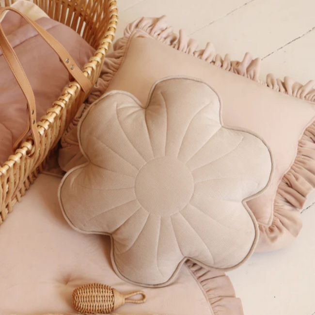 Samtkissen Apricot mit Rüschen – Soft Touch Kollektion