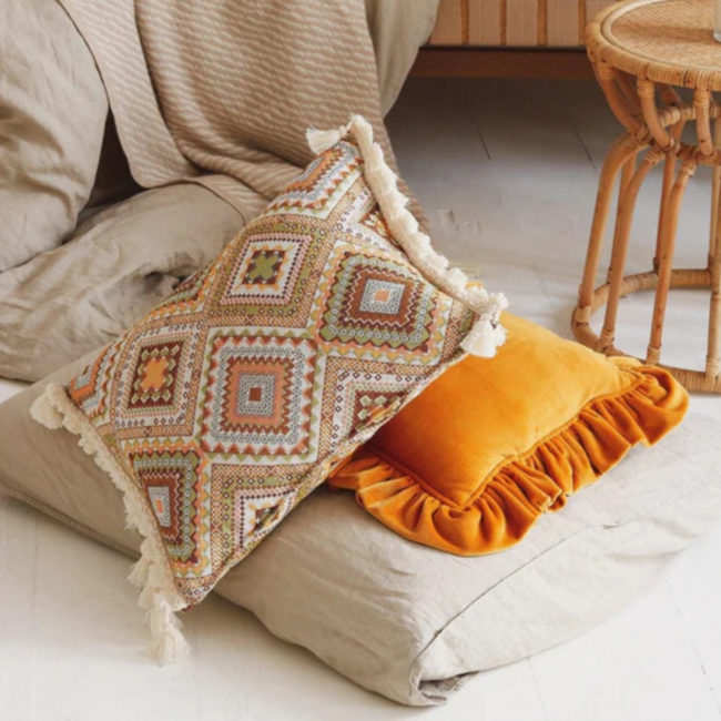 Sierkussen met boho franjes – sfeervol en zacht kussen uit de Boho Tribe collectie