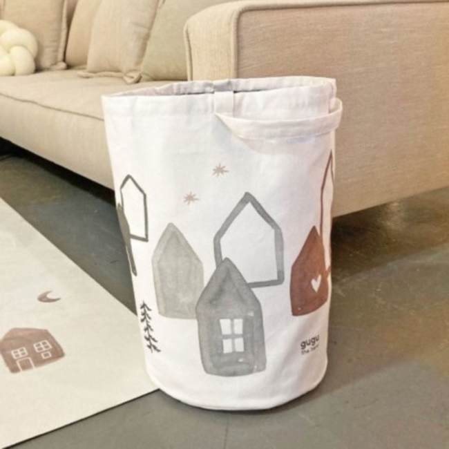 Speelgoedmand Scandi Town – stijlvolle opbergmand met minimalistische huisjesprint