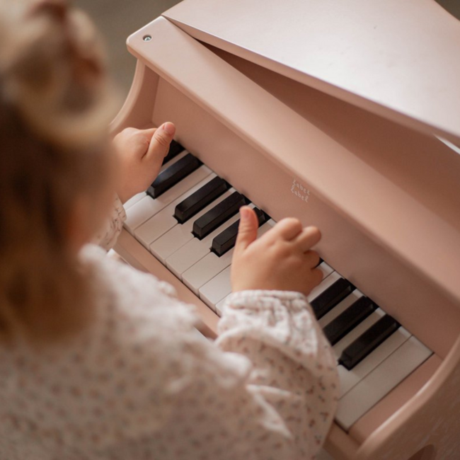 Houten kinderpiano in zacht roze – Speels muziek speelgoed