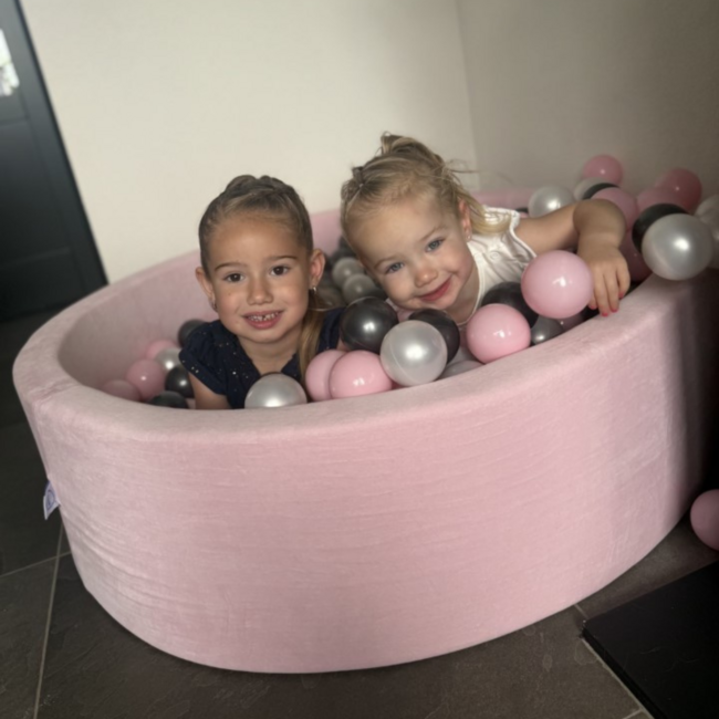 Soft Velvet Bällepool für 400 Bälle in Hellrosa – sicher, stabil und komfortabel