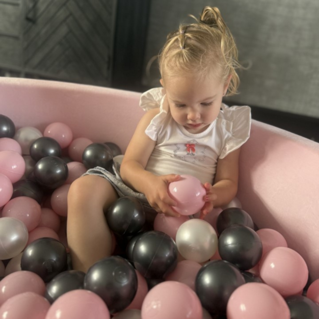 Soft Velvet Bällepool für 400 Bälle in Hellrosa – sicher, stabil und komfortabel