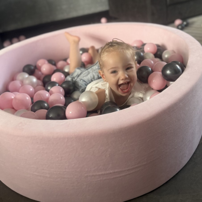 Soft Velvet Bällepool für 400 Bälle in Hellrosa – sicher, stabil und komfortabel