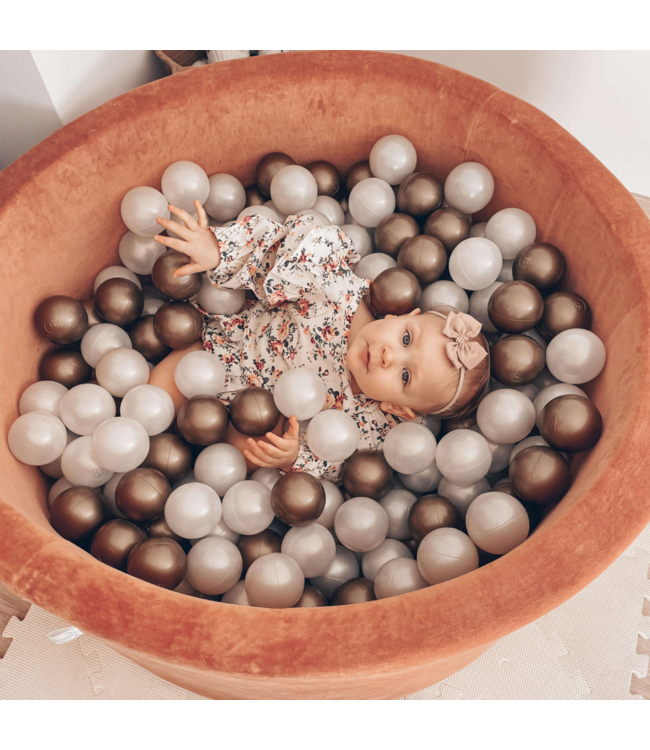 Canyon Clay velvet ballenbak – luxe, zacht en veilig speelplezier