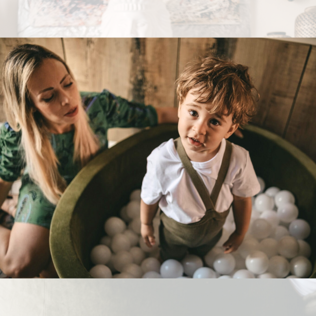 Olijfgroene velvet ballenbak – zachte en stijlvolle speelplek voor kinderen