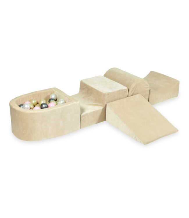 Luxe foam speelset in soft beige velvet – stimuleert motorische ontwikkeling, fantasie en zelfvertrouwen bij jonge kinderen