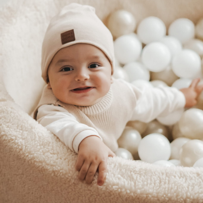 Beiger Teddy-Bällebad mit 300 Bällen – weiche Spieloase 90x40 cm für Babys und Kleinkinder