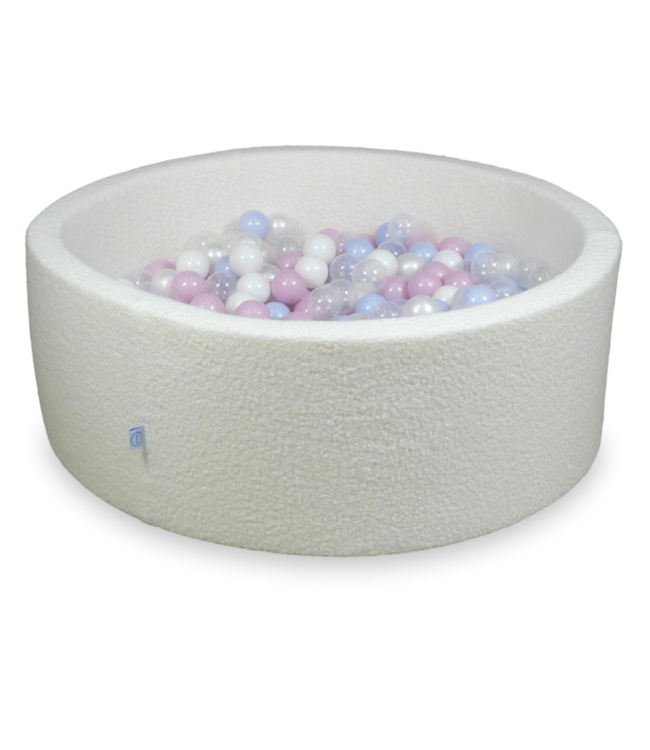 Zachte witte teddy ballenbak met 500 ballen – stijlvol en veilig speelplezier