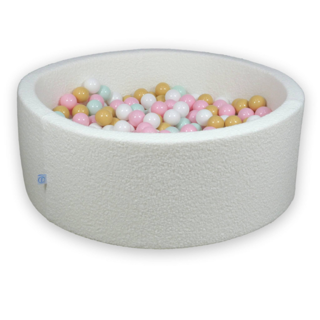 : Soft white teddy ball pit with 500 balls – stylish and safe fun for toddlers