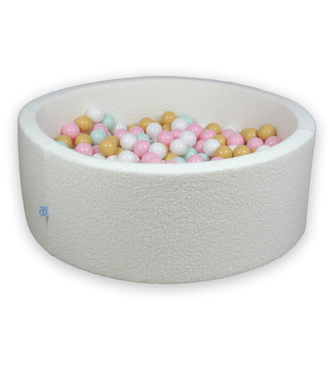 Zachte witte teddy ballenbak met 500 ballen – stijlvol en veilig speelplezier