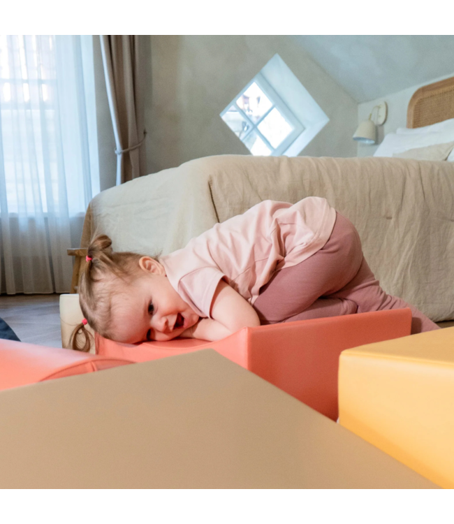 Softplay foam blokken set in pastel pink – stimuleert motoriek en creativiteit