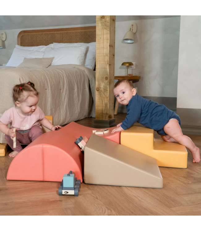 Softplay foam blokken set in pastel pink – stimuleert motoriek en creativiteit