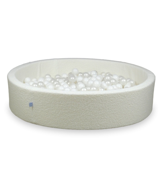 Zachte teddy ballenbak wit – inclusief 600 ballen voor eindeloos speelplezier