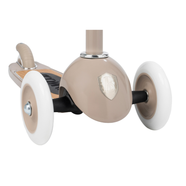 Kinderstep met 3 wielen in beige kleur, ideaal voor beginnende steppers