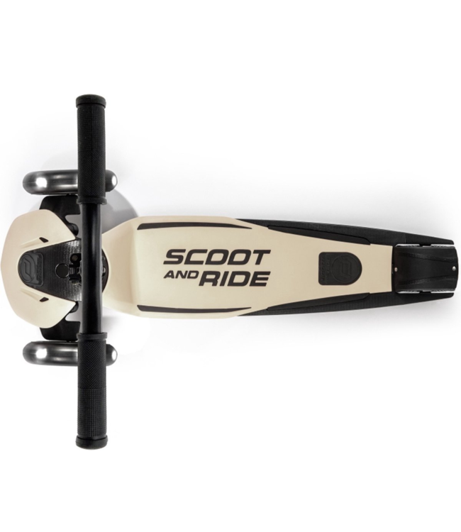 Stevige en verstelbare kinderstep met LED-wielen