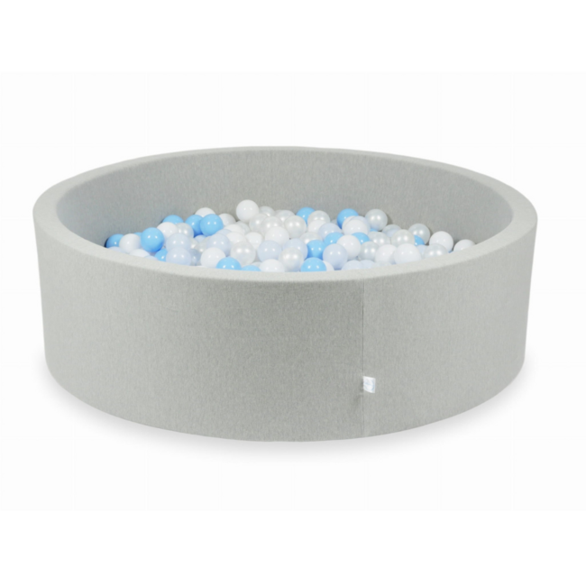 Light grey cotton ball pit with 700 balls – a soft and safe play space for little ones