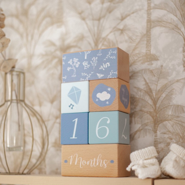 Blocs jalons en bois bleu – Pour immortaliser les souvenirs de bébé