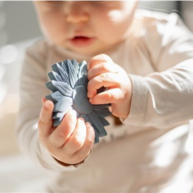 Beißspielzeug in Sonnenblumenform – Blaues Silikon-Spielzeug für Babys beim Zahnen