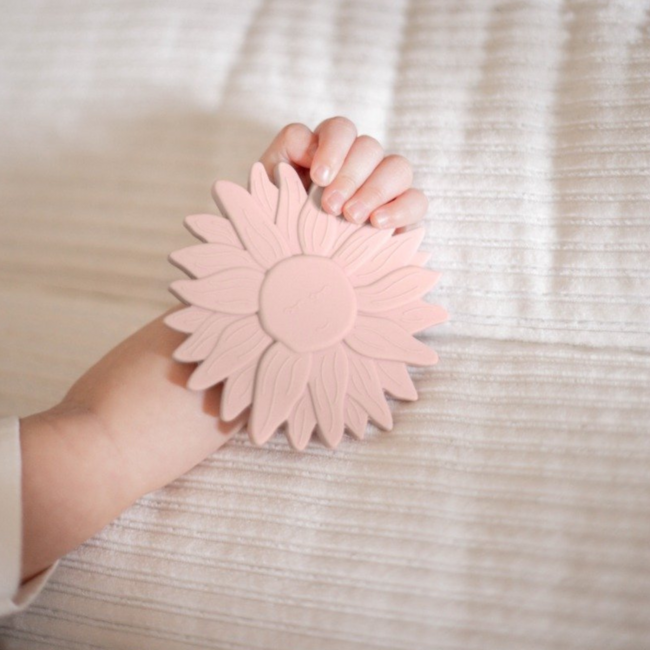 Jouet de dentition en forme de tournesol rose – silicone doux pour soulager bébé