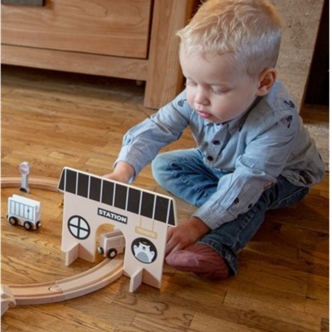 Houten treinbaan voor kinderen – Basisset met rails, trein en accessoires