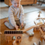 Circuit de train en bois pour enfants – Set de base avec rails, train et accessoires