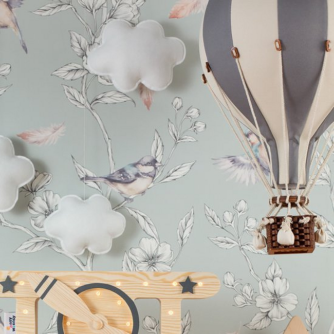 Großer dekorativer Heißluftballon in Beige/Grau für ein traumhaftes Kinderzimmer