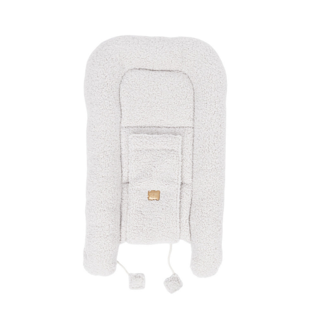 Baby nest made of teddy fabric in cream – soft and cozy for your little one