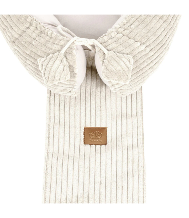 Babynestje van corduroy stof in ecru – zacht en comfortabel voor je kleintje