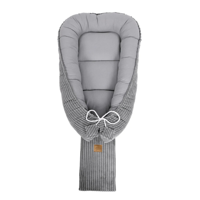 Nid pour bébé en tissu corduroy gris – doux et confortable pour bébé