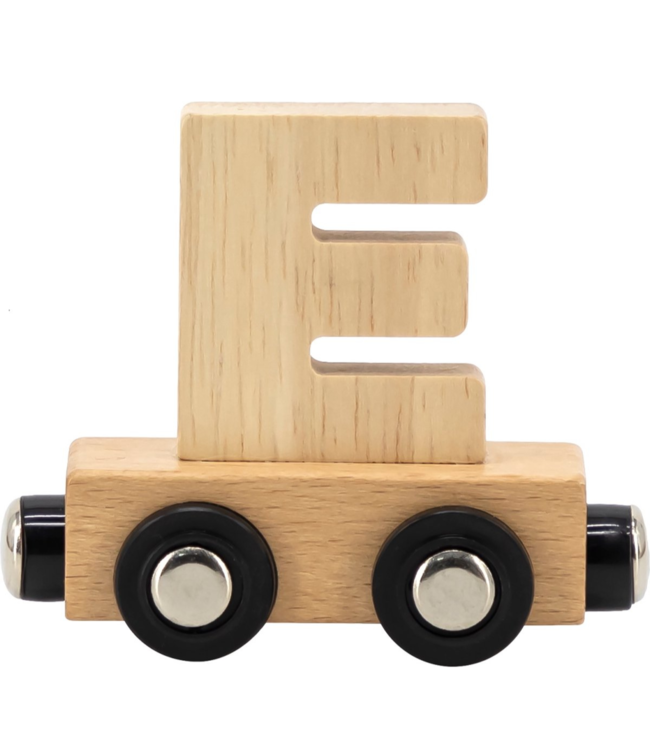Houten lettertrein in naturel hout – losse letter E om de naam compleet te maken