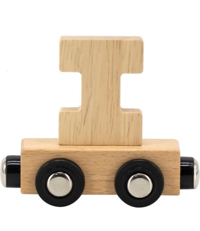 Houten lettertrein in naturel hout – losse letter I om de naam compleet te maken