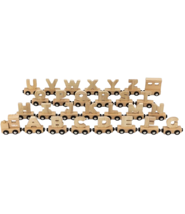 Houten lettertrein in naturel hout – losse letter O om de naam compleet te maken