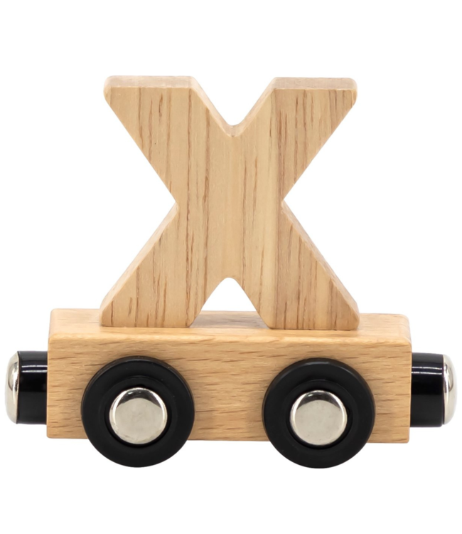 Houten lettertrein in naturel hout – losse letter X om de naam compleet te maken
