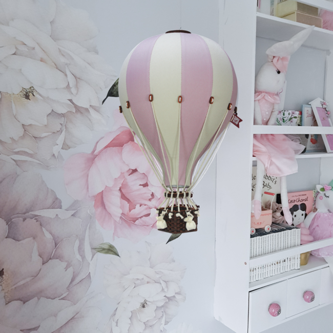 Dekorativer Heißluftballon Größe S in Rosa und Beige – stilvolle Wanddekoration fürs Kinderzimmer