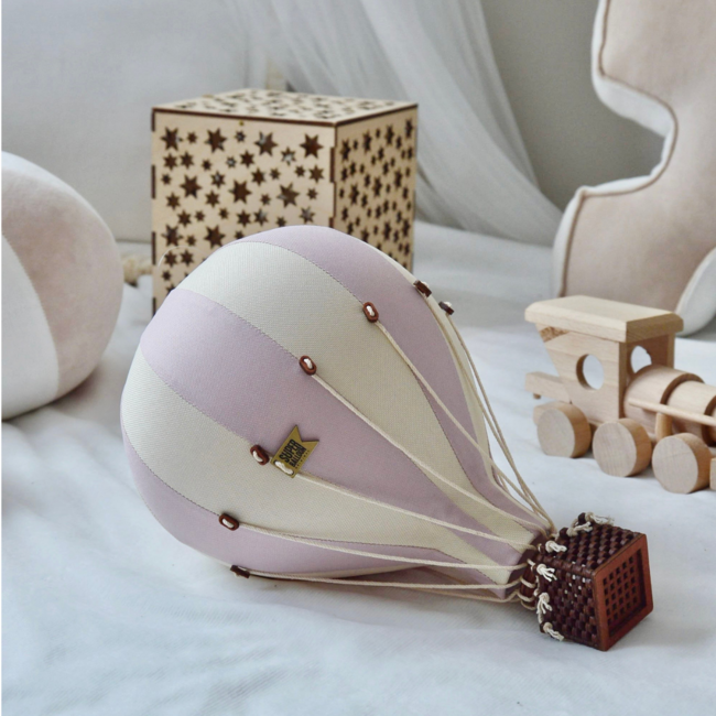 Dekorativer Heißluftballon Größe S in Rosa und Beige – stilvolle Wanddekoration fürs Kinderzimmer