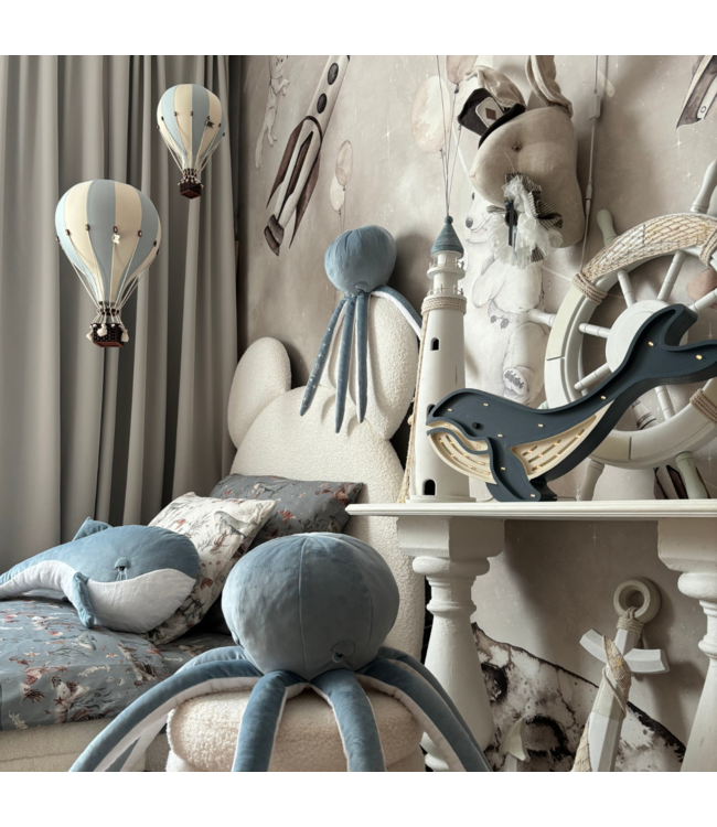 Decoratieve luchtballon in crème- en mintkleuren voor een sfeervol interieur