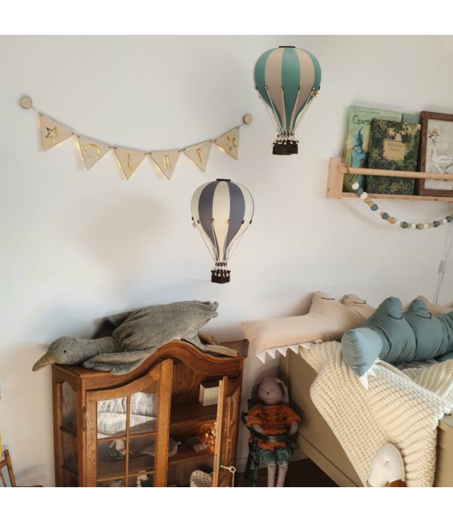 Decoratieve luchtballon maat L in mint en beige – unieke wanddecoratie voor de kinderkamer