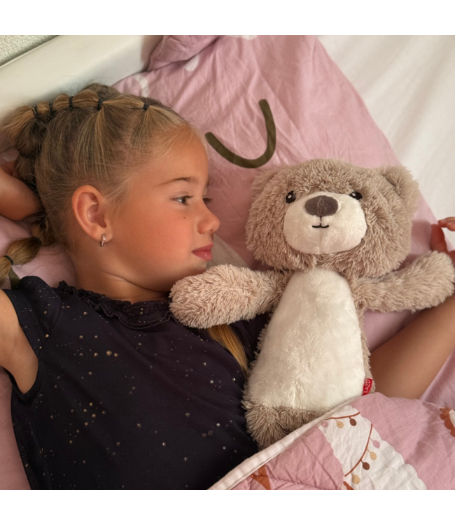 Slaaptrainer Brody beer in taupe helpt kinderen een gezond slaapritme te ontwikkelen en rustig te slapen