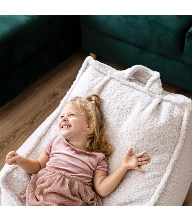 Zitzak van teddy stof in de kleur Bearly crème