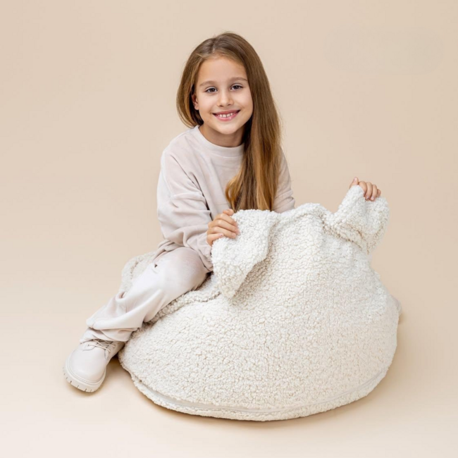 Sitzsack aus Teddy Stoff in Bärenform | Bearly Creme | Gemütlich und verspielt