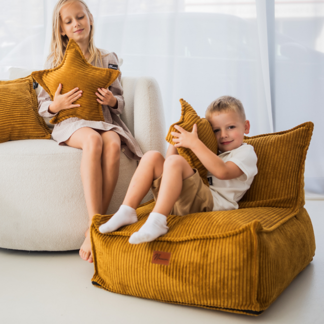 Kindersitzsack Corduroy Senfgelb – handgefertigt, bequem und sicher