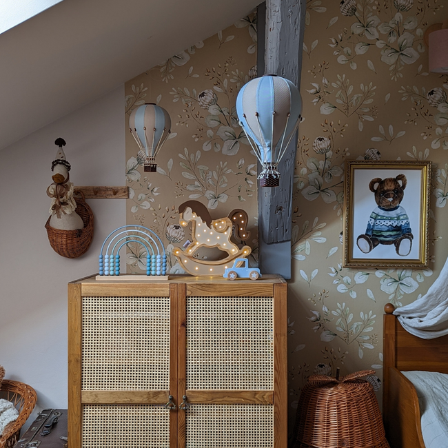 Decoratieve luchtballon maat S beige/lichtblauw – Handgemaakt accessoire van Super Balloon