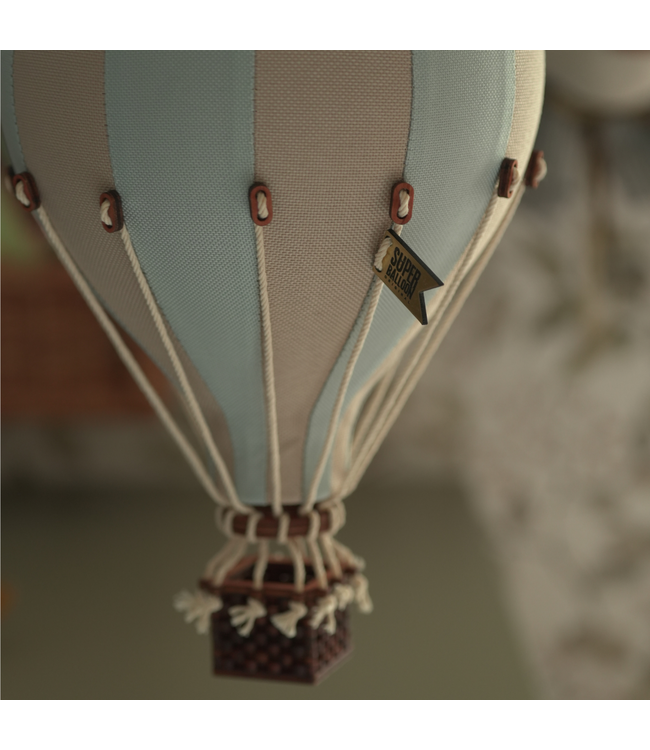 Decoratieve luchtballon maat S beige/lichtblauw – Handgemaakt accessoire van Super Balloon