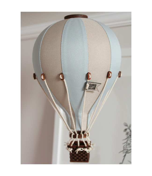 Decoratieve luchtballon maat M beige/lichtblauw – Handgemaakt accessoire van Super Balloon